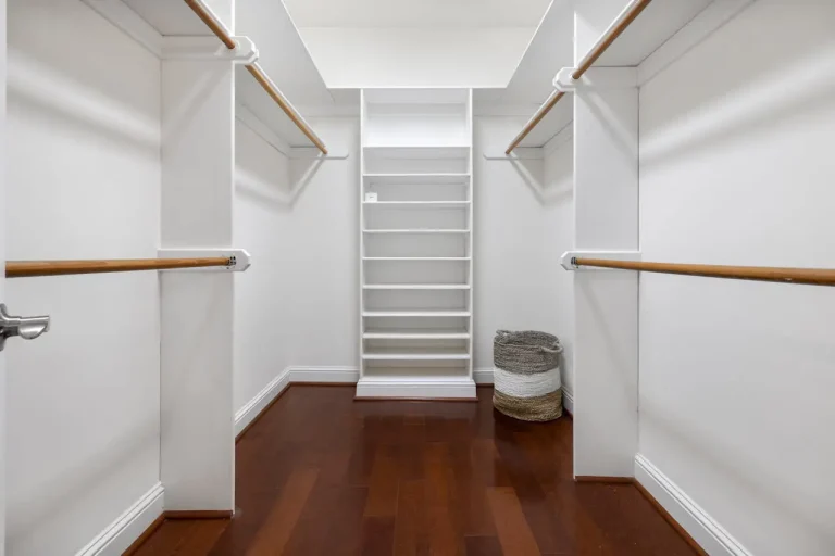 College Station Apartments with Walk-In Closets