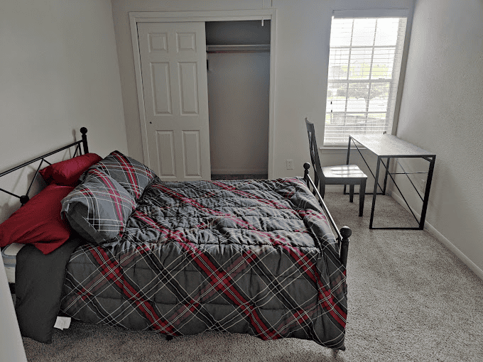 Midtown Apartments Walk-in Closets