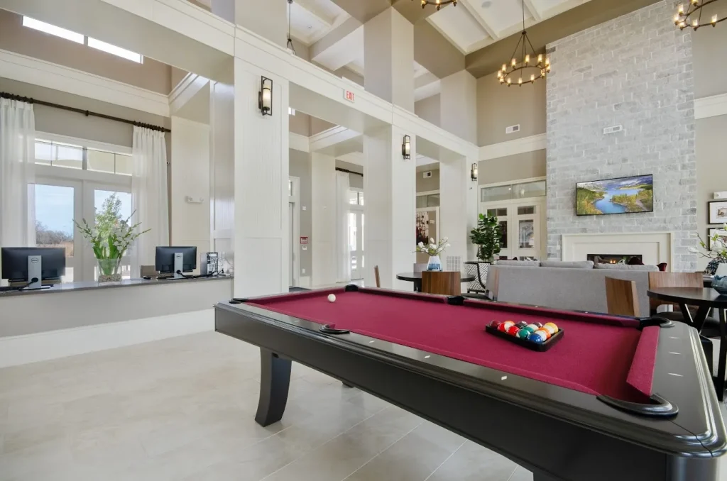Oakwood Crossing Apartments