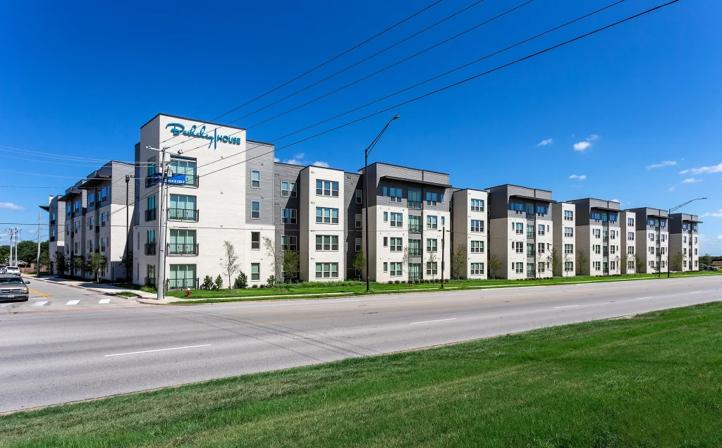Berkeley House at College Station Apartments with Garage