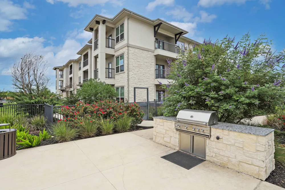 City Heights College Station Apartments with Outdoor Kitchen