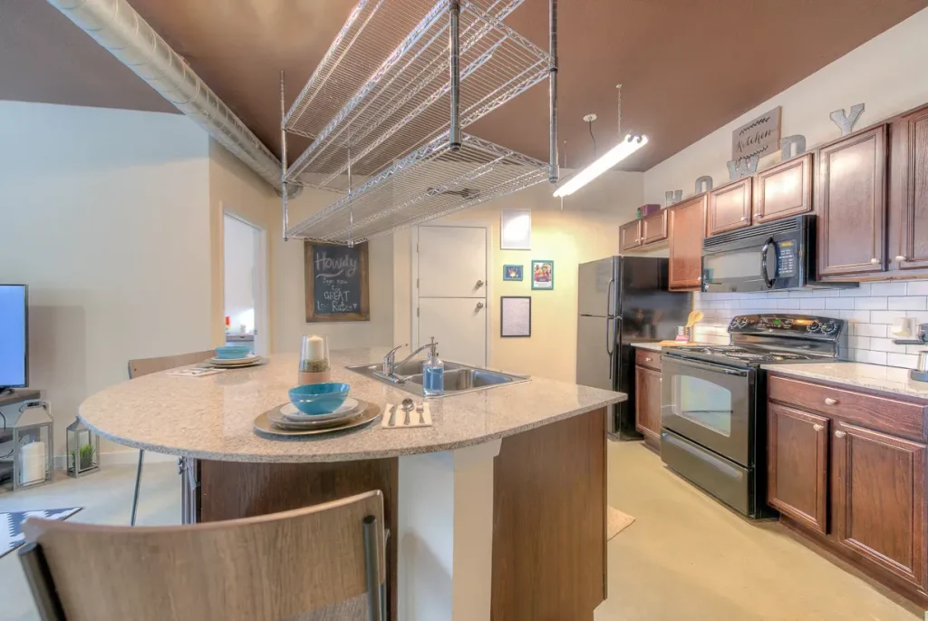 Warehouse & Factory Apartments with Kitchen Island