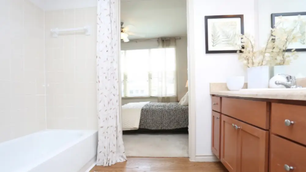 Crescent Pointe Apartments