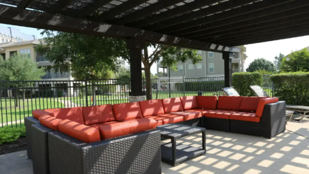 Crescent Pointe Apartments
